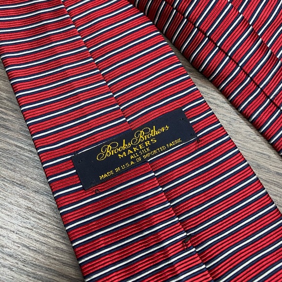 Brooks Brothers Red, Navy & White Stripe Tie - Picture 3 of 4